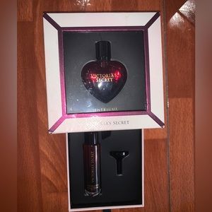Victoria Secret intrigue set